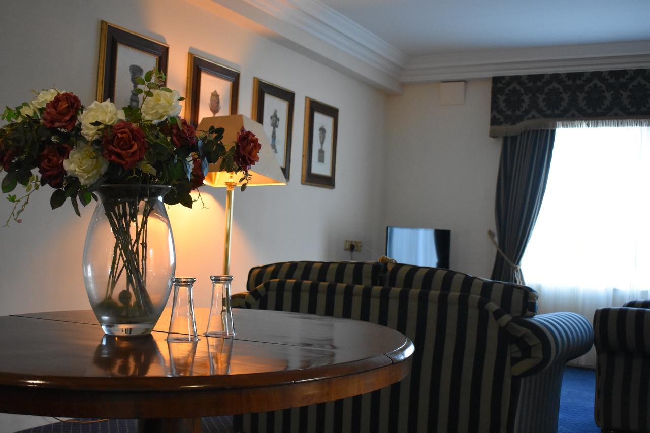 Maudlins House Hotel Naas Exterior photo