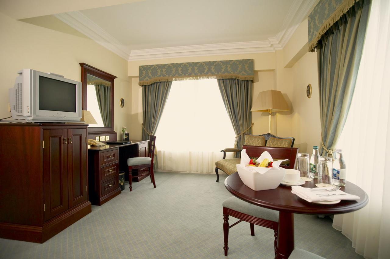 Maudlins House Hotel Naas Exterior photo